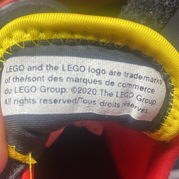 Infant addidas Lego edition sneakers - Picture 5 of 8
